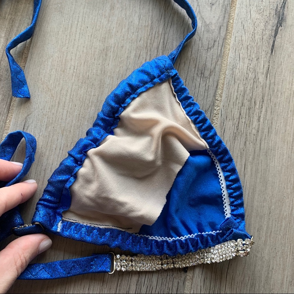 Beautiful Blue Bikini - Picture 9 of 10